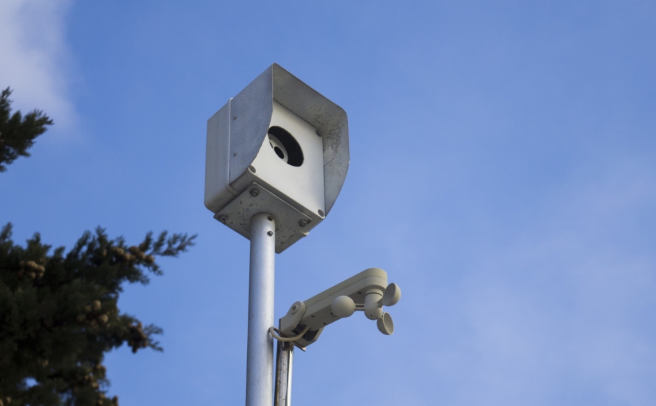 Montaż nowoczesnego fotoradaru na DK-1 w Pszczynie