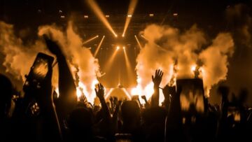 Seniorzy na scenie: Koncert artystyczny Pszczyńskiego Uniwersytetu Trzeciego Wieku