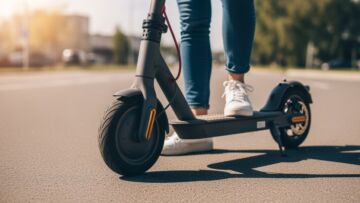 12 kluczowych zasad bezpiecznej jazdy na hulajnodze elektrycznej trafi do szkół w powiecie pszczyńskim